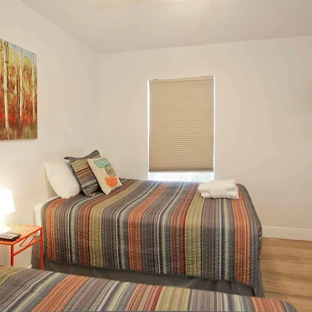 Updated Bella Vida Townhome W Pool